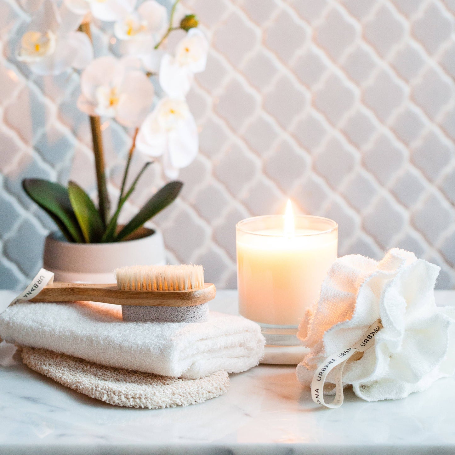 Spa Privé - Pumice Stone W/Nail Brush -