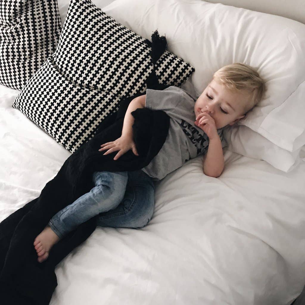 Organic Cotton Muslin XL Throw Blanket - Onyx Tassels -