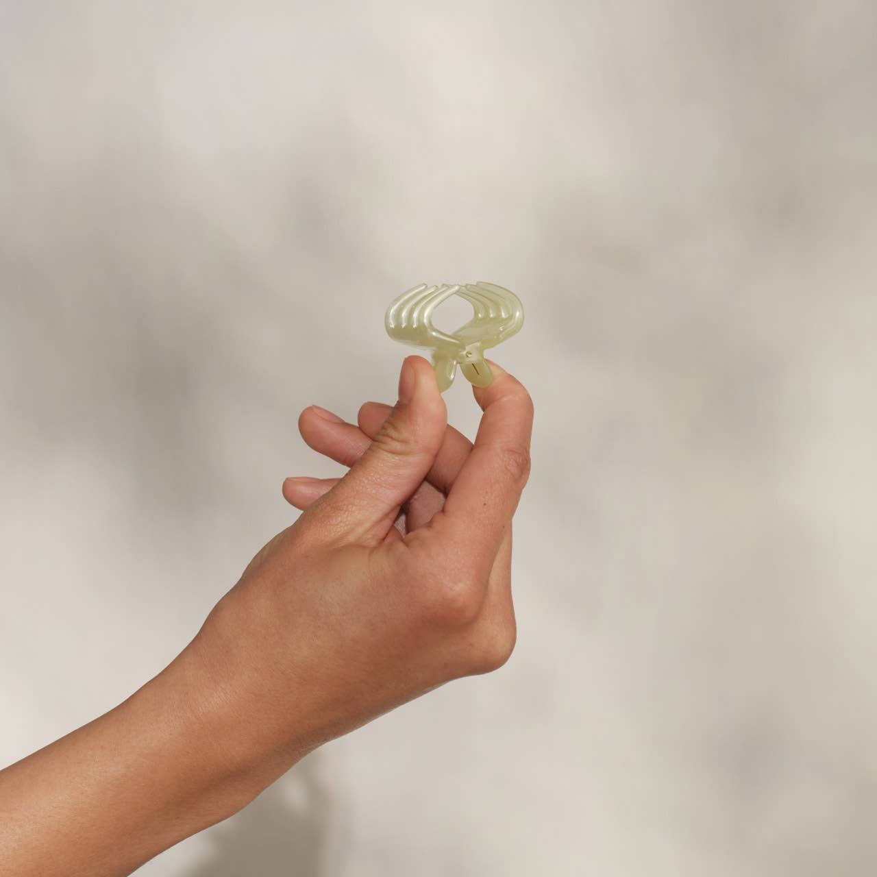 Mini Jelly Cloud Clips 8pc Set - Pearlized Cream & Butter Yellow -