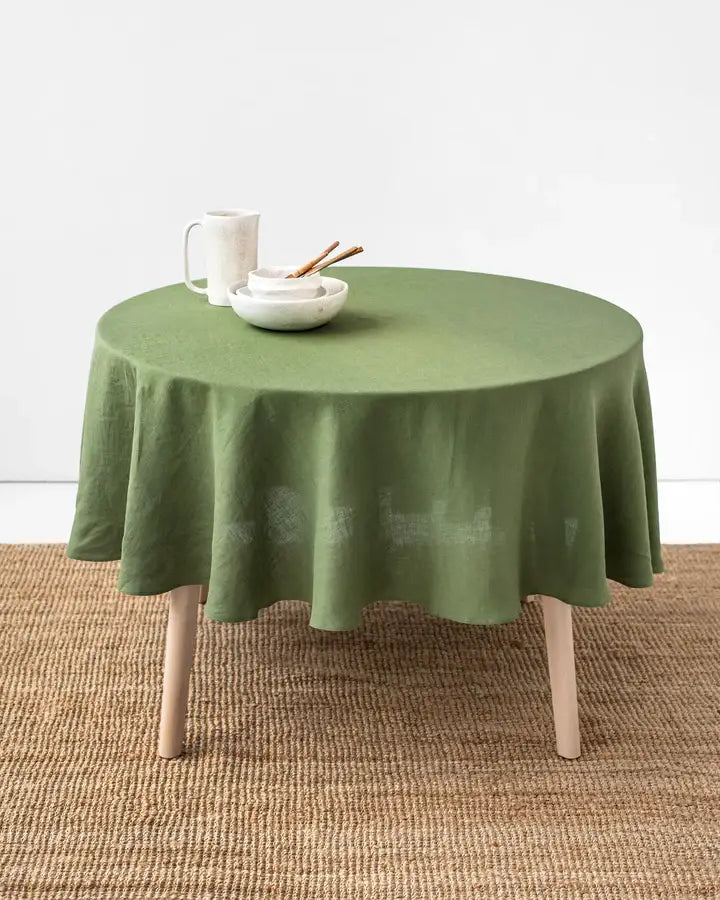 Round linen tablecloth -
