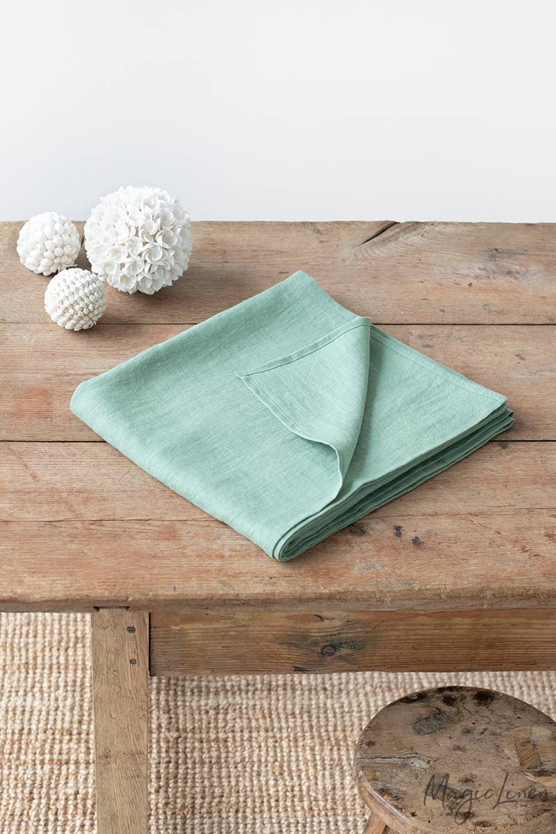 Round linen tablecloth -