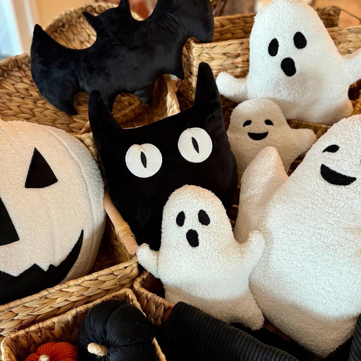 CF-3399 - Lrg. Sherpa Halloween Ghost -
