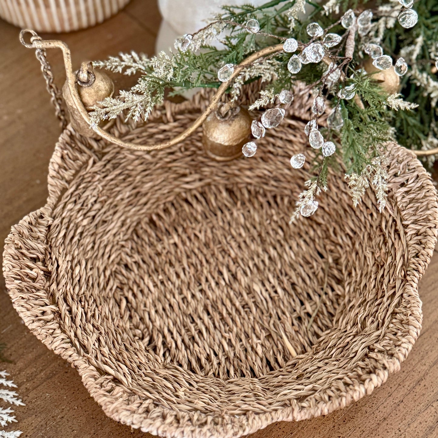WG-1015 - Round Scallop Seagrass Basket -