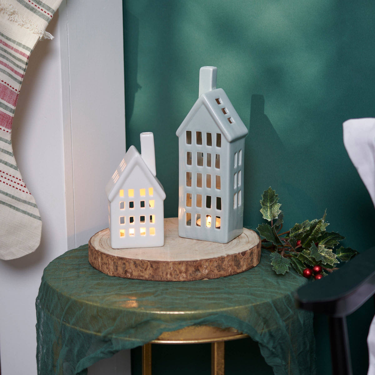 Village House Candle Holder Set -