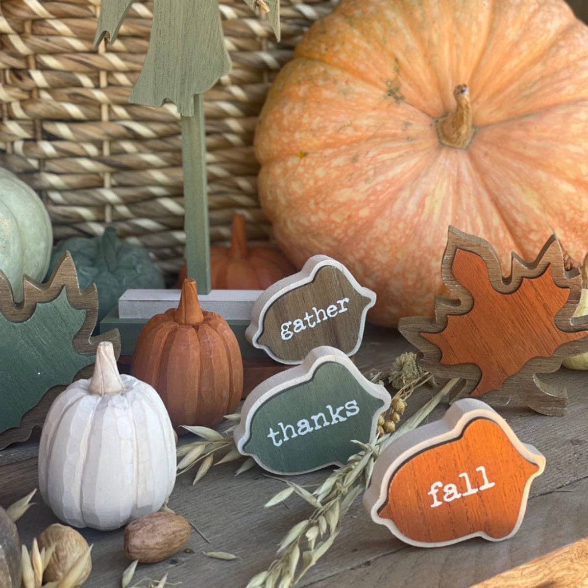 CA-5184 - Orange/Wood 3D Fall Leaf -