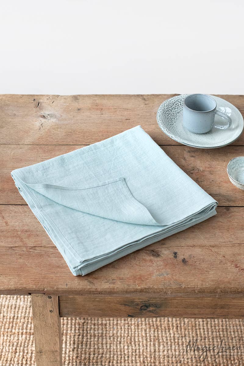 Round linen tablecloth -