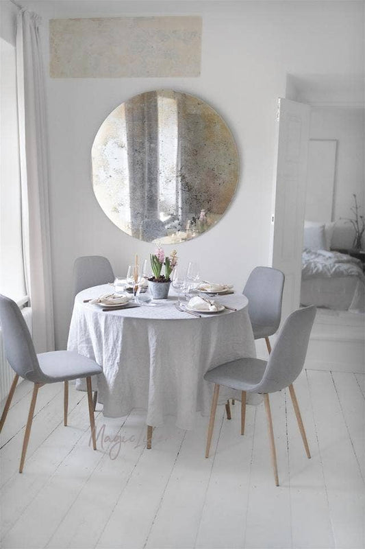Round linen tablecloth -